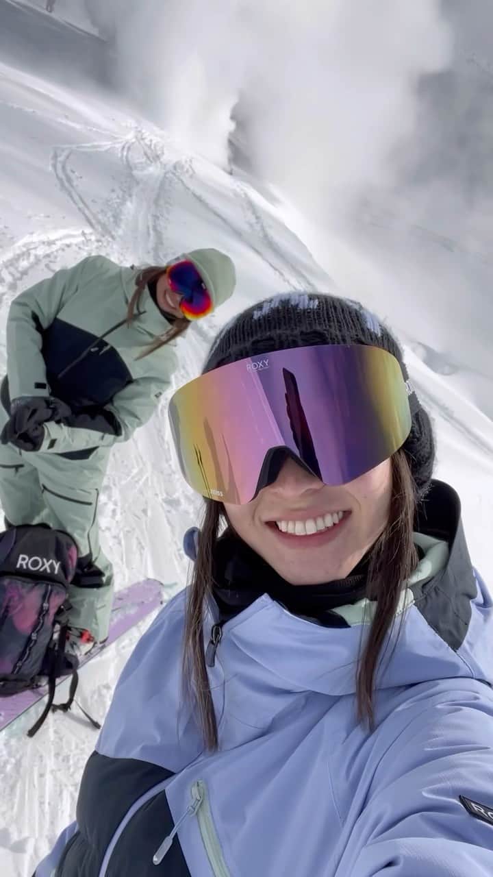 ロキシーのインスタグラム：「📍Asahidake, Japan.  Ski touring with @reimikusunoki & @kareniwadare」