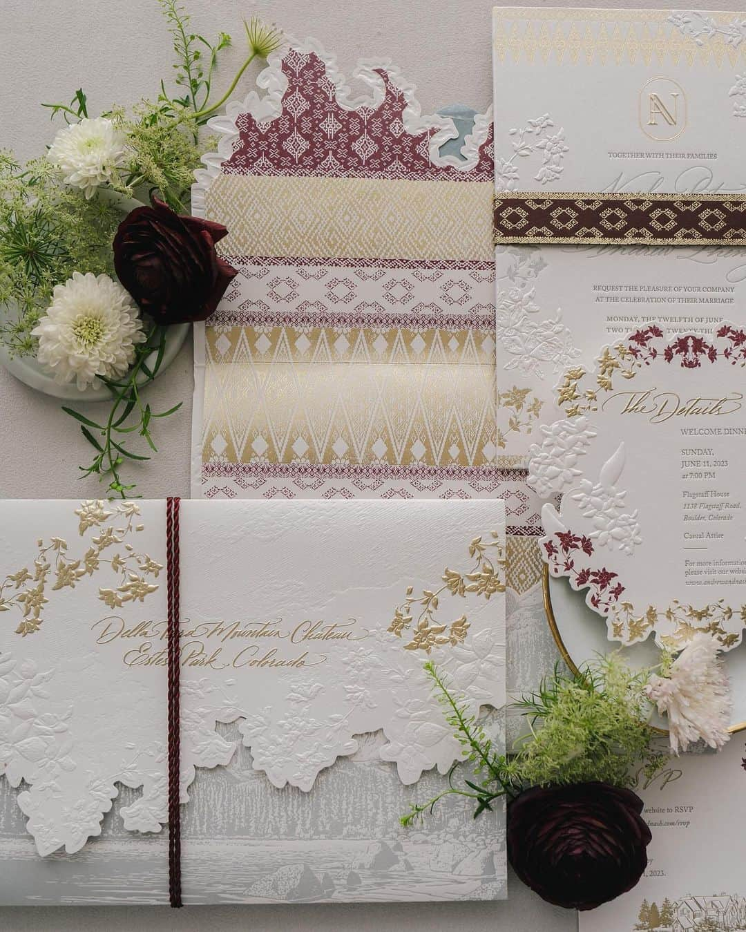 Veronica Halimさんのインスタグラム写真 - (Veronica HalimInstagram)「Sharing this bespoke invitation suite for Andrew and Nash, which we absolutely adore. It incorporates the weave of traditional elements from Minang (Highland from West Sumatra, Indonesia) and scenic imagery from Colorado, where the wedding will take place. ⠀⠀⠀⠀⠀⠀⠀⠀⠀ The envelope liner and the backing of the main invitation card are inspired by classic Songket Minangkabau patterns, while the floral motif, present throughout, combines orchids (native to Indonesia) and columbines (the state flower of Colorado). ⠀⠀⠀⠀⠀⠀⠀⠀⠀ Last but not least, Niko, their cute Shiba Inu, also made an appearance on the tassel tag. How adorable! —  #weddinginvitation #bespokestationery  #weddinginspiration #カリグラフィー　#ウェディング　#ウェディングアイテム #weddinginspiration #weddingdesigner #papers #goldfoil #weddingtrend #veronicahalim #weddingpapers #ldvh #truffypi」10月31日 11時27分 - truffypi