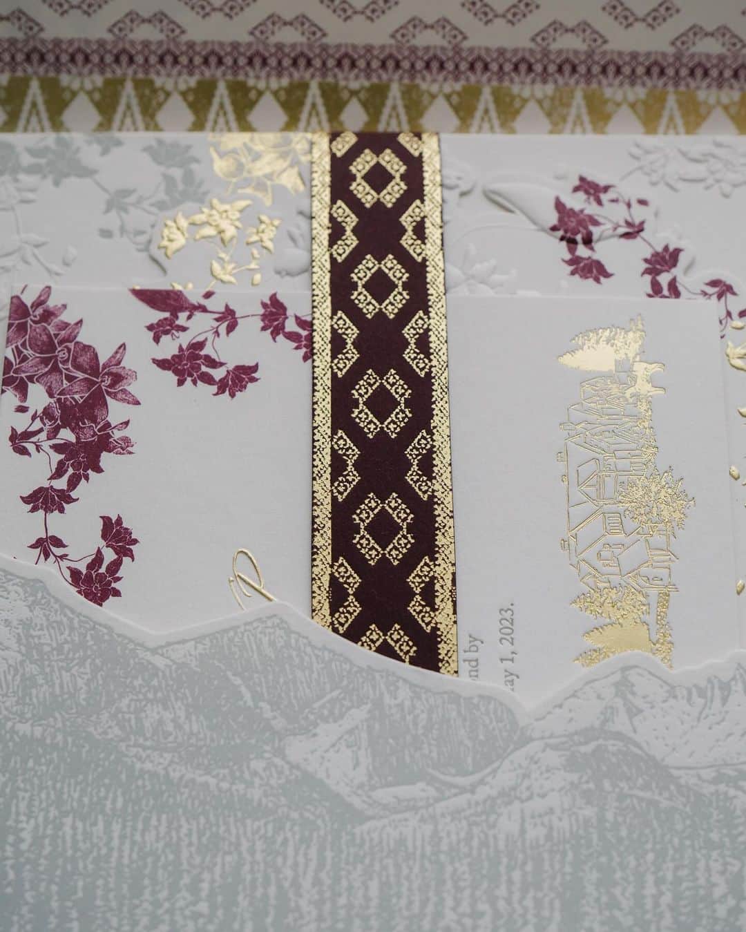 Veronica Halimさんのインスタグラム写真 - (Veronica HalimInstagram)「Sharing this bespoke invitation suite for Andrew and Nash, which we absolutely adore. It incorporates the weave of traditional elements from Minang (Highland from West Sumatra, Indonesia) and scenic imagery from Colorado, where the wedding will take place. ⠀⠀⠀⠀⠀⠀⠀⠀⠀ The envelope liner and the backing of the main invitation card are inspired by classic Songket Minangkabau patterns, while the floral motif, present throughout, combines orchids (native to Indonesia) and columbines (the state flower of Colorado). ⠀⠀⠀⠀⠀⠀⠀⠀⠀ Last but not least, Niko, their cute Shiba Inu, also made an appearance on the tassel tag. How adorable! —  #weddinginvitation #bespokestationery  #weddinginspiration #カリグラフィー　#ウェディング　#ウェディングアイテム #weddinginspiration #weddingdesigner #papers #goldfoil #weddingtrend #veronicahalim #weddingpapers #ldvh #truffypi」10月31日 11時27分 - truffypi