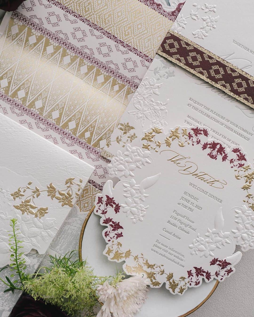 Veronica Halimさんのインスタグラム写真 - (Veronica HalimInstagram)「Sharing this bespoke invitation suite for Andrew and Nash, which we absolutely adore. It incorporates the weave of traditional elements from Minang (Highland from West Sumatra, Indonesia) and scenic imagery from Colorado, where the wedding will take place. ⠀⠀⠀⠀⠀⠀⠀⠀⠀ The envelope liner and the backing of the main invitation card are inspired by classic Songket Minangkabau patterns, while the floral motif, present throughout, combines orchids (native to Indonesia) and columbines (the state flower of Colorado). ⠀⠀⠀⠀⠀⠀⠀⠀⠀ Last but not least, Niko, their cute Shiba Inu, also made an appearance on the tassel tag. How adorable! —  #weddinginvitation #bespokestationery  #weddinginspiration #カリグラフィー　#ウェディング　#ウェディングアイテム #weddinginspiration #weddingdesigner #papers #goldfoil #weddingtrend #veronicahalim #weddingpapers #ldvh #truffypi」10月31日 11時27分 - truffypi