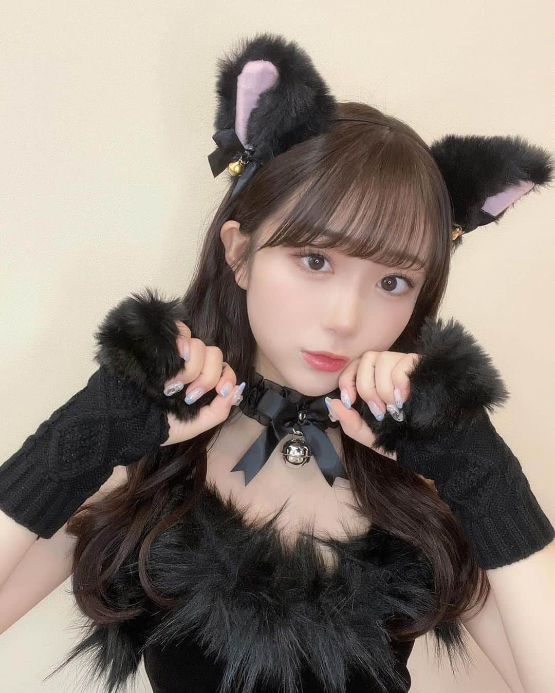 阿部夢梨のインスタグラム：「🐈‍⬛🎀🩷 はぴはろです」