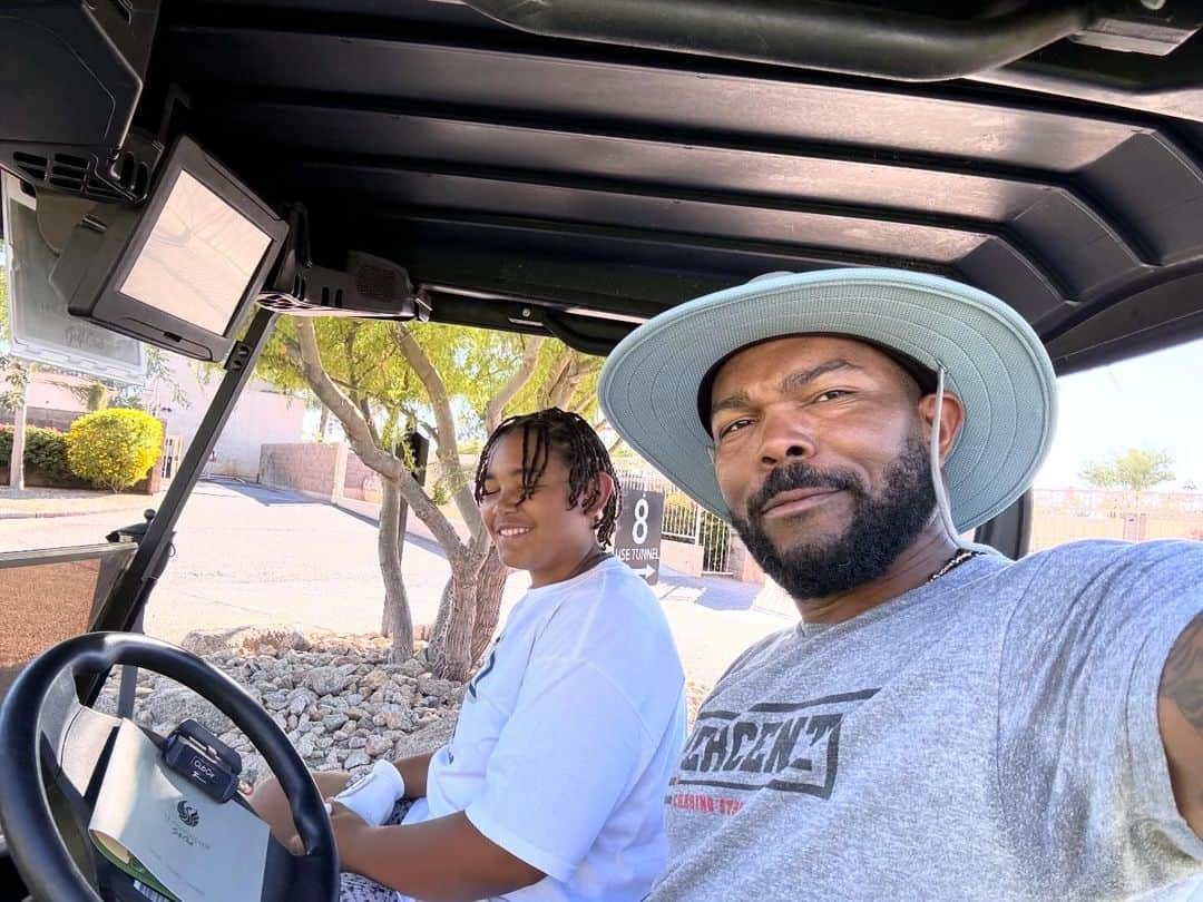 ハウィー・ケンドリックさんのインスタグラム写真 - (ハウィー・ケンドリックInstagram)「Out playing a few holes with @owenkendrick08. He still has a little golf game. Had a great time getting in some quality time with my son. Man these kids grow fast.」10月31日 10時14分 - hkendrick47