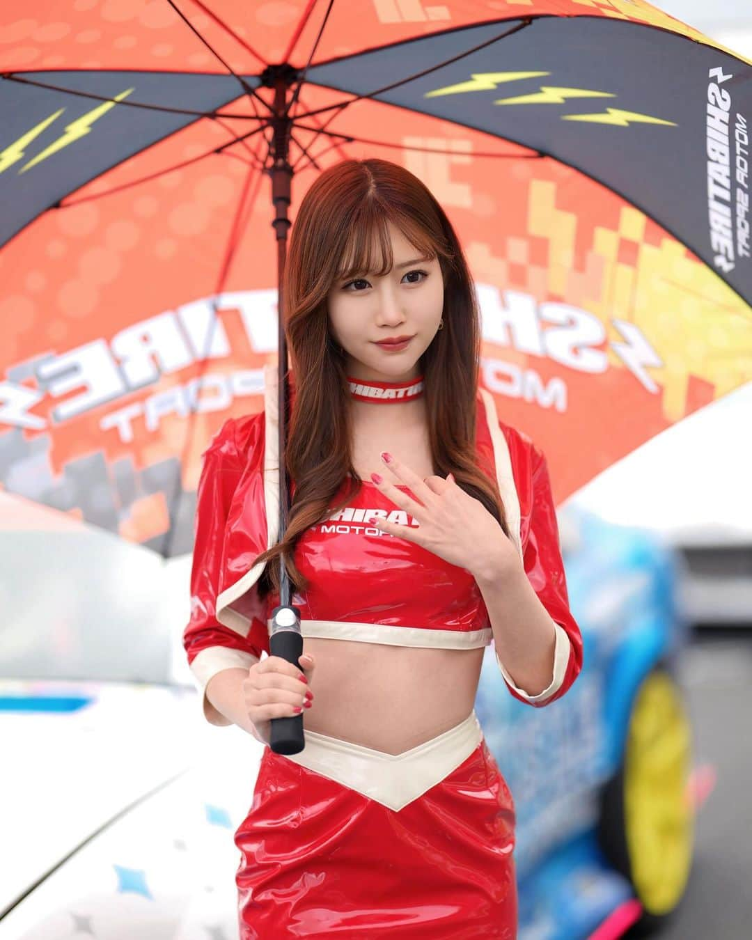 日南まみのインスタグラム：「♥️  #シバタイヤ#SHIBATIRE#D1GP #SGT#supergt#gt500#スーパーgt#レースクイーン#racequeen#WedsSport#RQ #RacingProjectBANDOH #ボクシング#ラウンドガール#日南まみ#boxing#roundgirl」