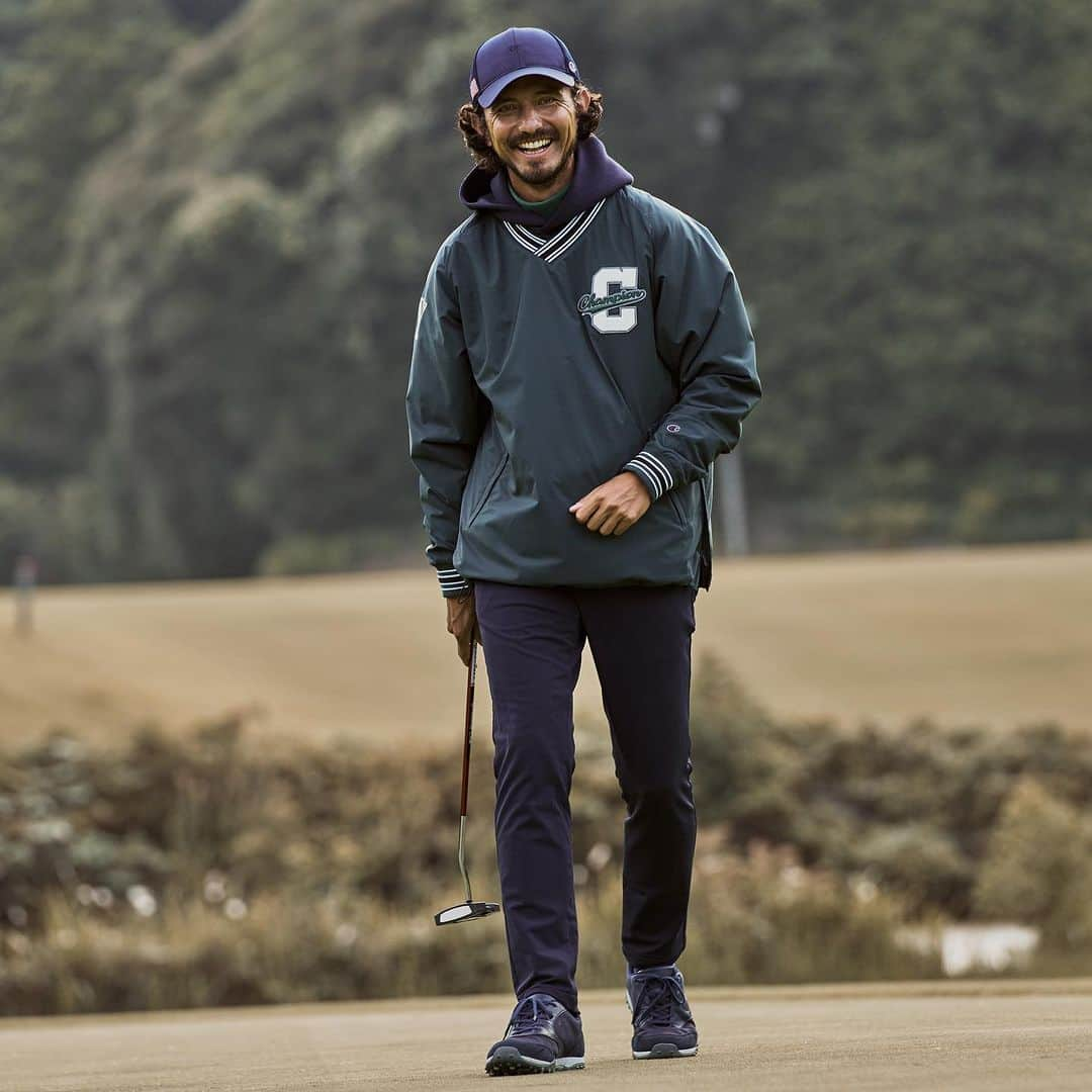 Champion Japanさんのインスタグラム写真 - (Champion JapanInstagram)「Champion GOLF 23FW Men's  オーセンティックアメリカンアスレチックウェアのエッセンスとファンクショナリティを兼ね備えたコレクション。  左胸の「C」ロゴと袖の「NY」プリントが特徴のジャケットには フーデッドスウェットシャツを合わせて暖かくオシャレに。  #champion #golf #sweatshirt #pants #belt #socks #sports #チャンピオン #ゴルフ #スウェットシャツ #パンツ #ベルト #ソックス #スポーツ」10月31日 11時00分 - champion_japan