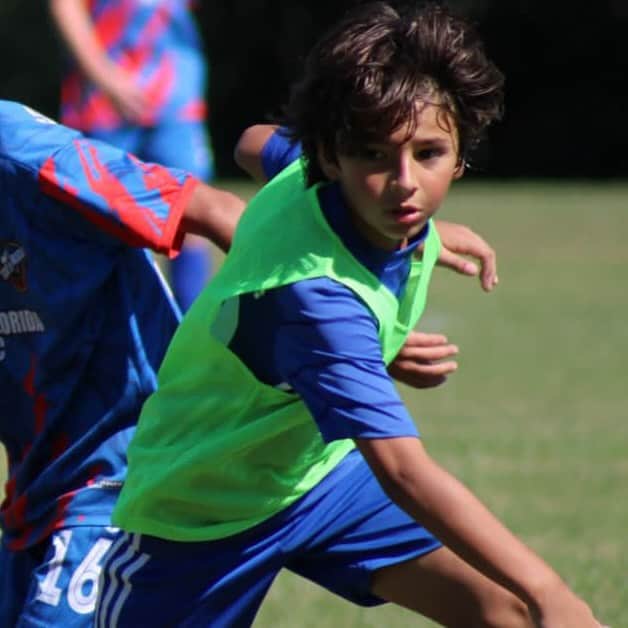 のインスタグラム：「• Feliz cumple al caballerito futbolista de esta familia, eres el mejor primo cariñoso y especial de este mundo! Te amamos gordo divino, DIOS te cuide siempre mi vida y te llene de salud infinita ❤️❤️🚀🚀🙌🏼🙌🏼」