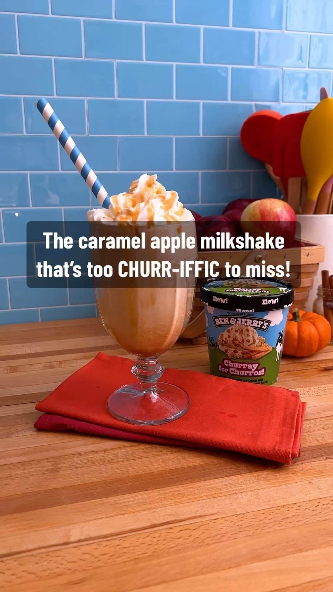 Ben & Jerry'sのインスタグラム：「Put this on your list of seasonal must-trys. #benandjerrys #icecream #milkshake #caramelapple #recipe #fallrecipe #churrayforchurros」