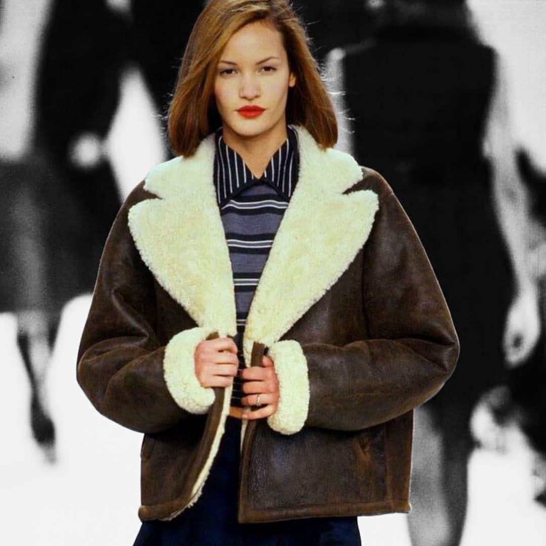 アイザックミズラヒのインスタグラム：「This Fall 1994 piece is an all-around stunner! From the cozy lining to the impeccable styling, what's not to love? 🤎」
