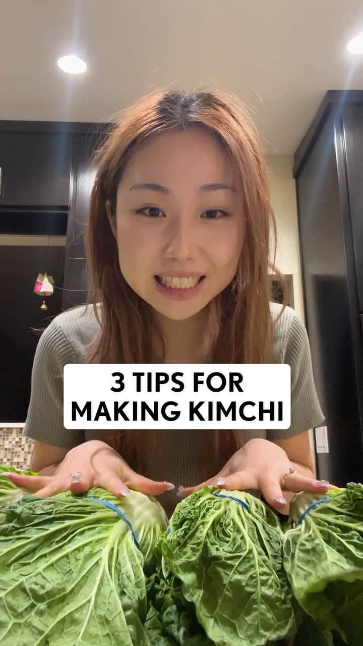 Food & Wineのインスタグラム：「Huge shoutout to Sarah Kim (@hoemgirll) and Mama Kim for taking our kimchi game up several notches 🔥. Want to put their tips to work? Head to the link in bio for some of our favorite kimchi recipes. 🎥: @hoemgirll   #kimchi #homemadekimchi #easyrecipes」