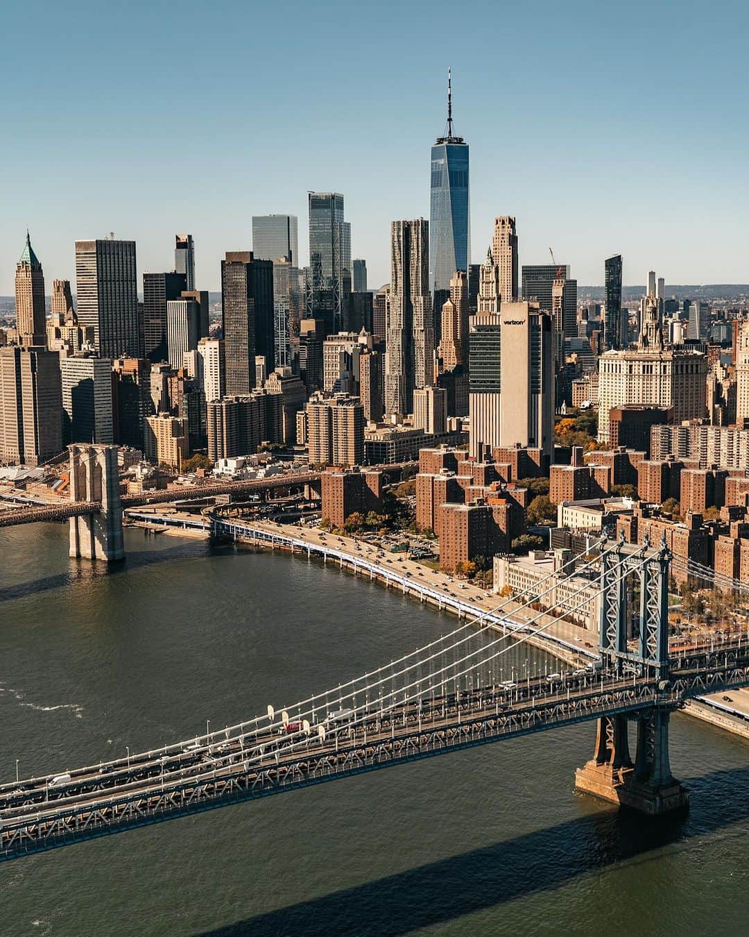 nyonairのインスタグラム：「Let’s go for a ride 🚁   #flynyon #nyonair #nyc #newyork #helicopter」