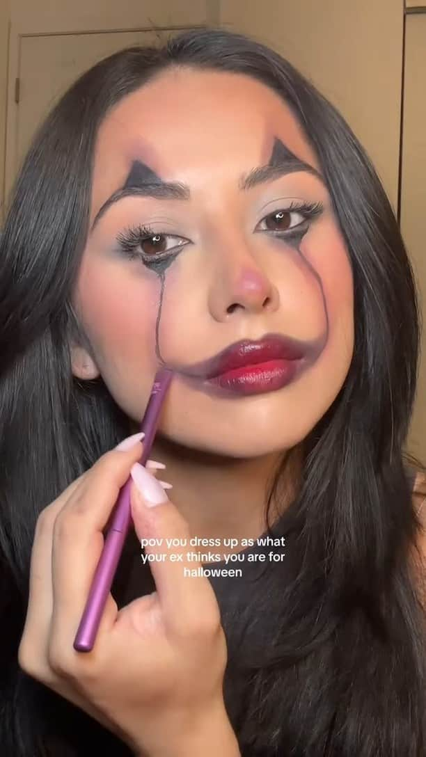 Real Techniquesのインスタグラム：「This Halloween look by @brayley77 hits a little too close to home 🤡 Drop your costume inspo below!   At least the Everyday Eye Essentials Set will never let you down 😉」