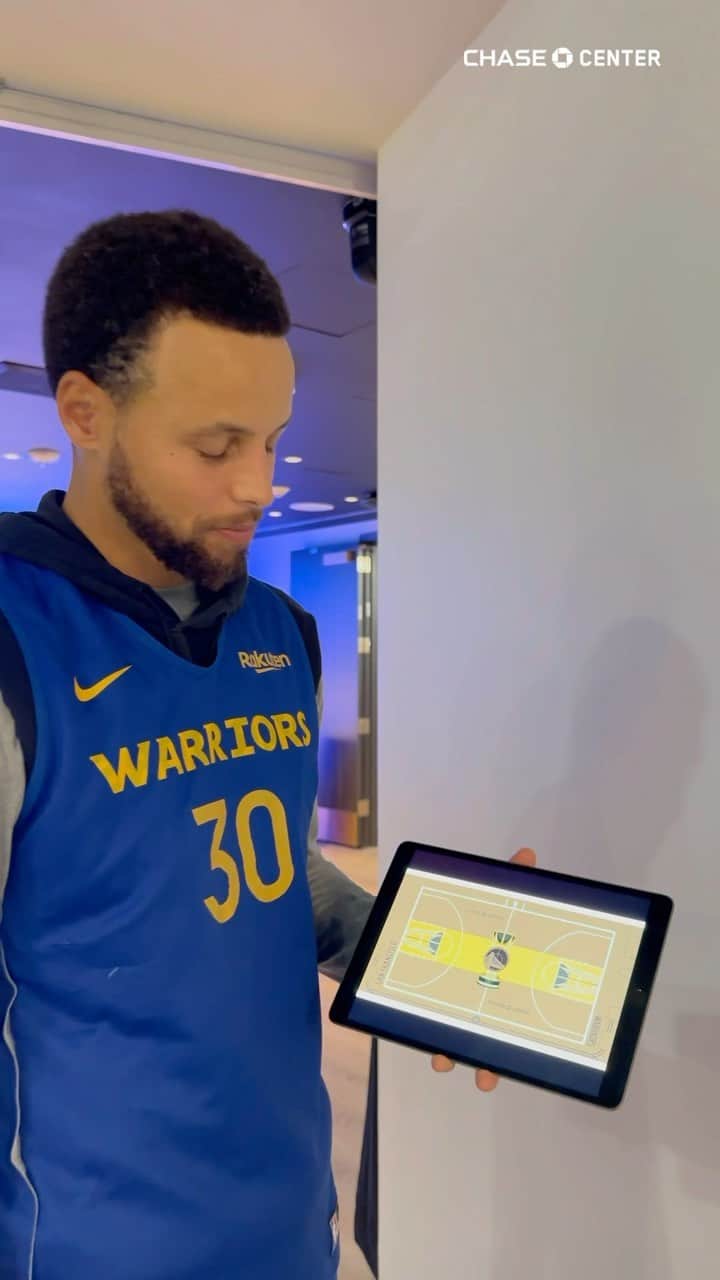 NBAのインスタグラム：「First look at our In-Season-Tournament court 👀」
