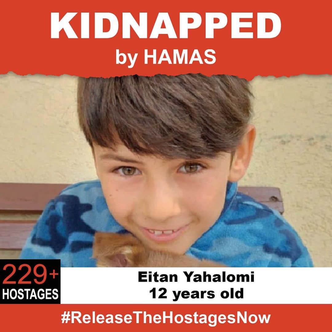 のインスタグラム：「On October 7th, 12-year old Eitan was stolen from his family when Hamas terrorists invaded Israel. Eitan is one of 229 hostages being held captive in Gaza in unknown conditions for over three weeks. He should be home with his family. Release Eitan now! #ReleaseTheHostagesNow  To see photos of all of the hostages and to share a poster yourself, please visit @kidnappedfromisrael」