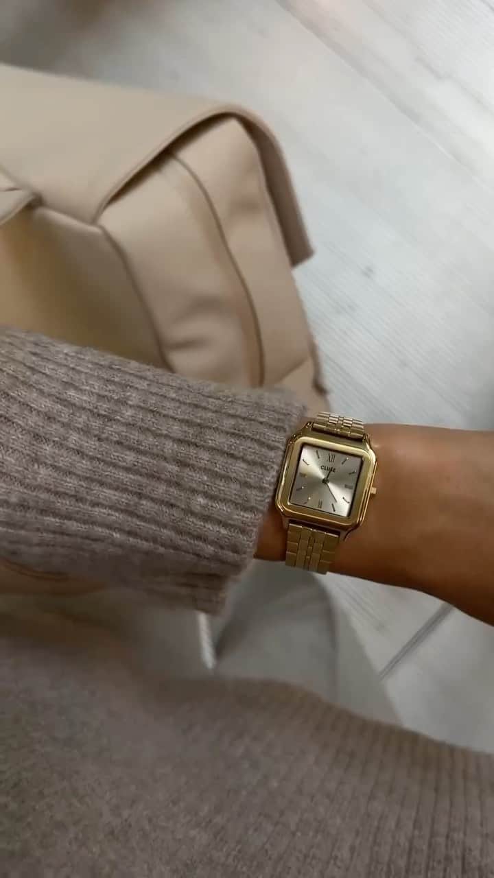 のインスタグラム：「Cozy Mondays in CLUSE 🍂 ☕️ #CLUSE #CLUSEclub」