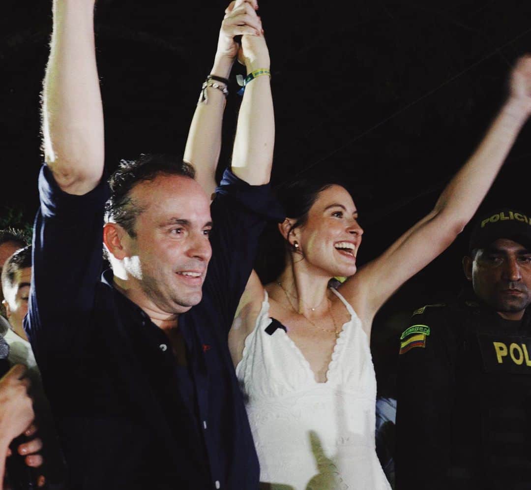 タリアナ・バルガスのインスタグラム：「Gracias Cali, fue mejor y más allá de lo que soñamos y así será estos cuatro años que vienen. 🫶🏻🙏🏻♥️🗳️」