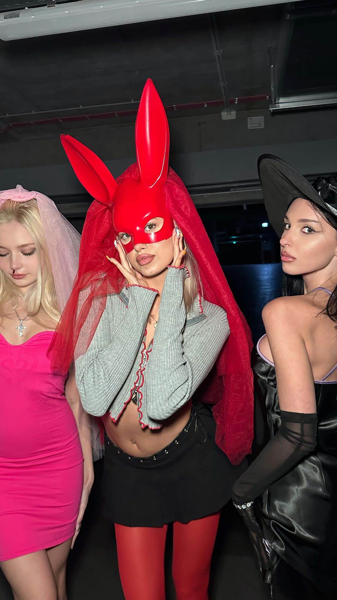 LOCAL HEROESのインスタグラム：「they’re coming…. so fake bi!ches, better hide up 💅🏻💀🔪 / Halloween’ 23」