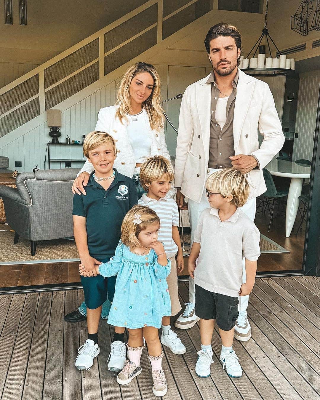 Mariano Di Vaioのインスタグラム：「Giorni preziosi con voi♥️ in questo posto stupendo,grazie per averci fatto nuovamente sentire come a casa 🫶🏻 @argentariogolf #argentariogolfresort #family #precioustime #semprebellotornarequi」