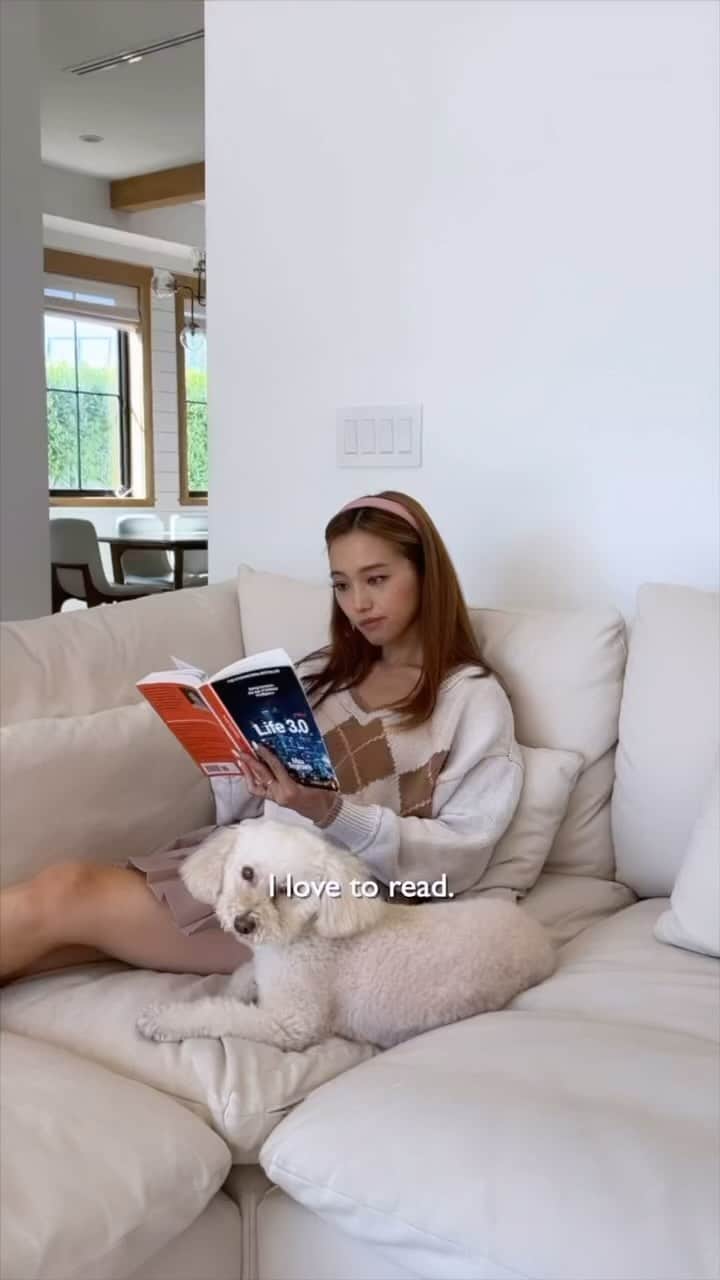 Jenn Imのインスタグラム：「Mixing the two things I love the most: reading + hosting 📚🍴 Watch how @AdobeExpress took my book club print outs to the next level. #AdobePartner」