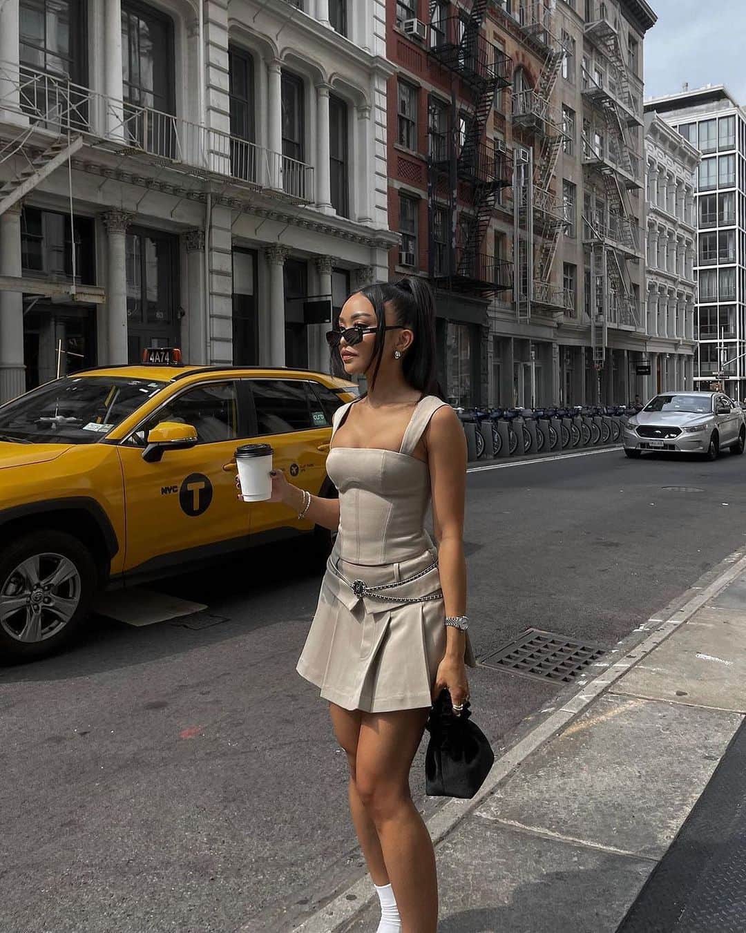 のインスタグラム：「Making every street our runway. @paudictado in VIBE CHECK」