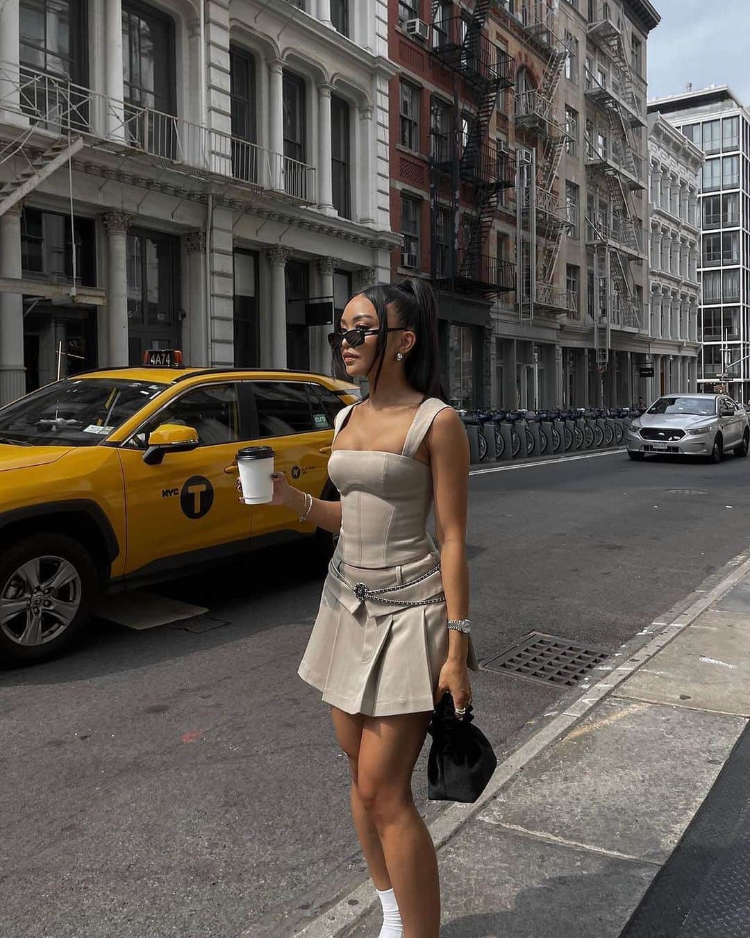 quayaustraliaさんのインスタグラム写真 - (quayaustraliaInstagram)「Making every street our runway. @paudictado in VIBE CHECK」10月31日 4時01分 - quayaustralia