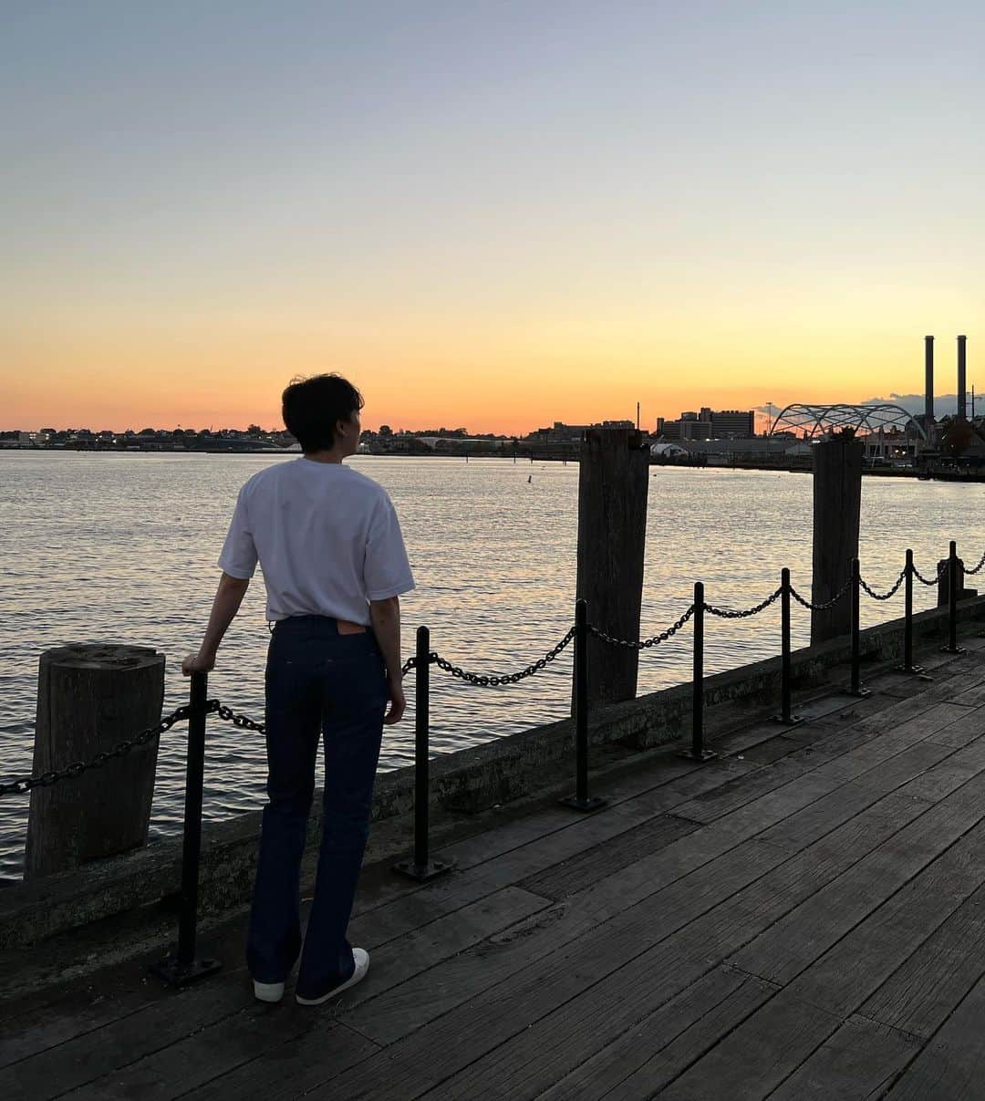 ヴィンセント・ゾウのインスタグラム：「8400 sunsets in but I’ll never get tired of them」
