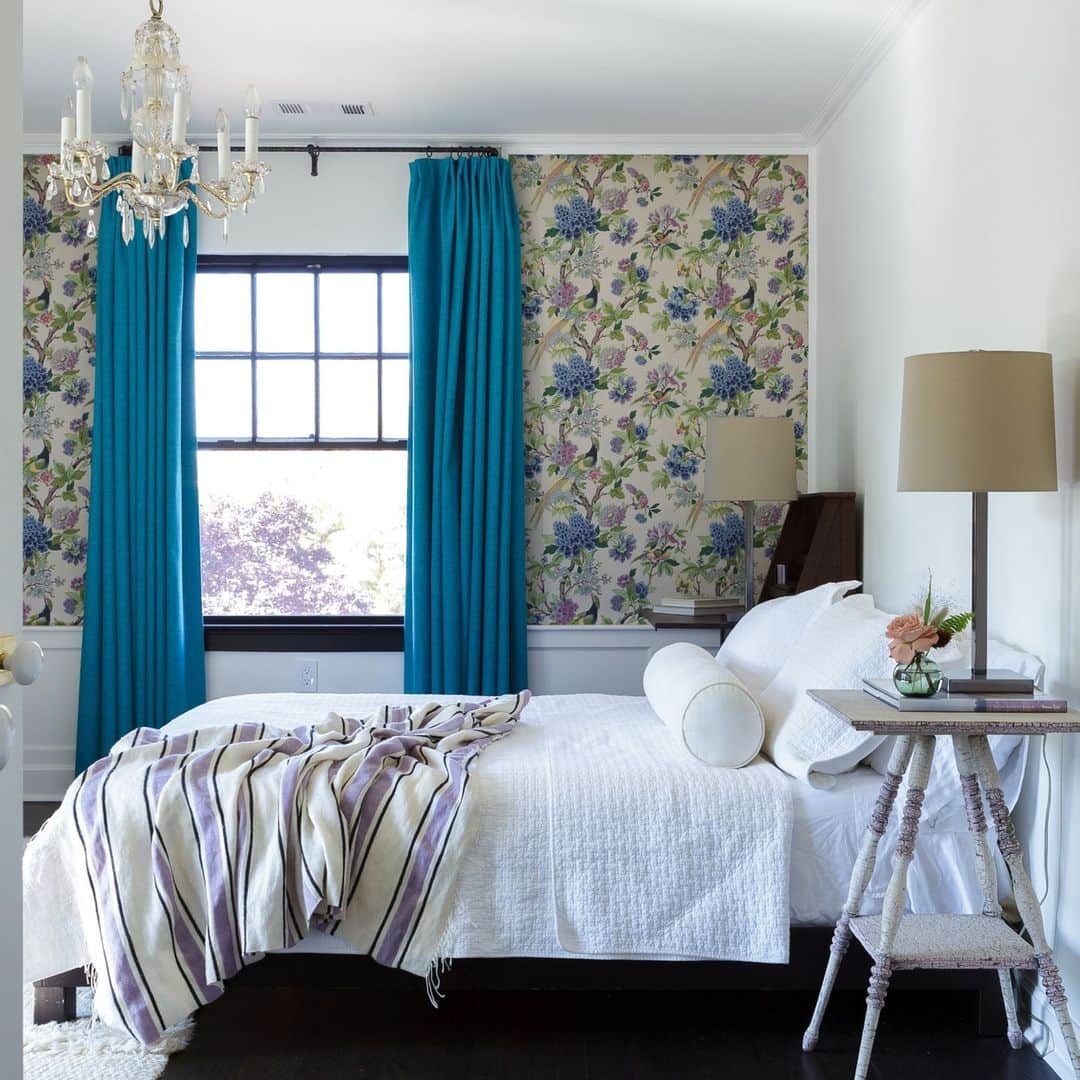 HGTVのインスタグラム：「These decorating mistakes make interior designers cringe 😬⁠ ⁠ Mistake: Unnecessary drapes 👉 Solution: Showstopping curtains⁠ Mistake: Bland spaces 👉 Solution: Personality-filled designs⁠ Mistake: Intricate banister 👉 Solution: Simply elegant railings⁠ Mistake: Dark rooms 👉 Solution: Embrace natural light⁠ Mistake: Unorganized shelves 👉 Solution: Arrange with style⁠ ⁠ Does your home feature any of these design mistakes? Find out how to avoid these faux pas with a few simple solutions from the design experts at the 👉 link in bio. #HGTVDesign⁠ ⁠ 📸: Amadeus Leitner Photography, @michaelhunterphoto, @paigerumorephoto, @jeffherrphoto, @juliasperlingcom」