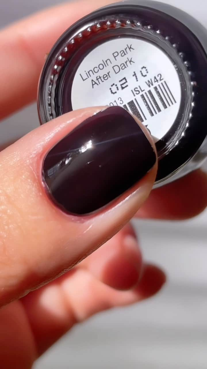 OPIのインスタグラム：「We love a vampy shade for fall! 🧛‍♀️ Complimentary Wine, Black Onyx, Lincoln Park After Dark, Black Cherry Chutney… they’re all SO good. 🖤   #OPI #OPIObsessed #FallNails #VampyNails #DIYNails」