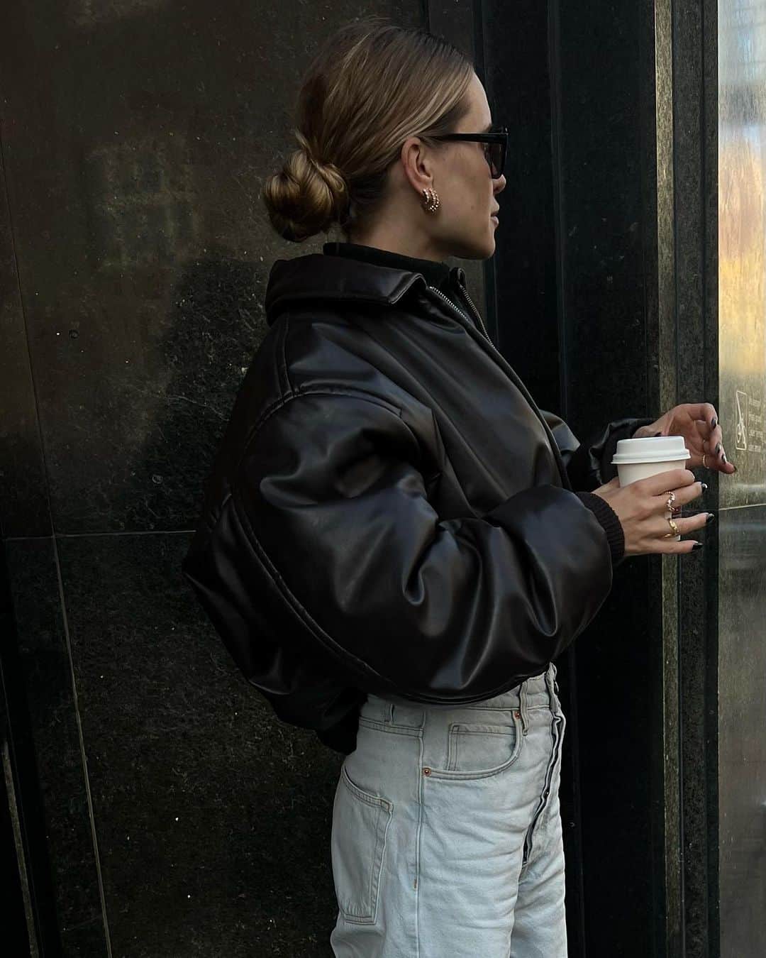 ペニーレ・タイスベックのインスタグラム：「Annonce Much needed Monday fuel☕️🤎」