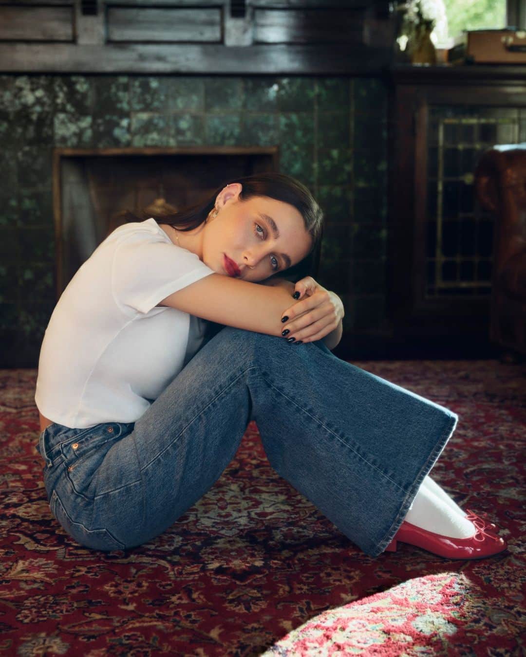 Levi’sのインスタグラム：「Introducing your new favorite flare: the Ribcage Bells, featuring Emma Chamberlain 🔔✨ Our highest high-rise meets a vintage wide leg.   Shop via stories + link in bio.」