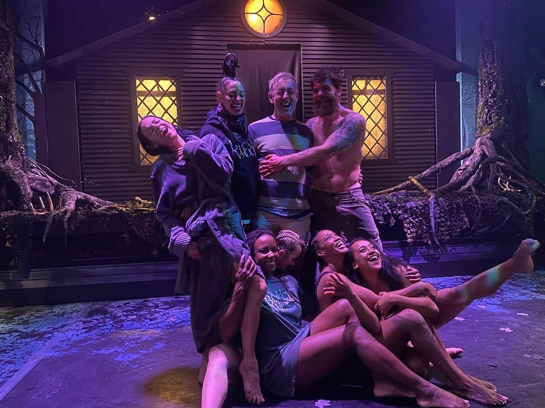 アラン・カミングさんのインスタグラム写真 - (アラン・カミングInstagram)「I ❤️ Philly! Last night I saw there the absolutely incredible dance theatre extravaganza Blackwood by the legend that is @gunnarmontana and his stunning troupe of dancers. Afterwards we caught a Halloween fashion ball at @frankybradleys and saw more evidence of the incredible fusion of theatre and fashion and nightlife that so thrives in the city of brotherly and sisterly and non-binarly love! And of course no Philly night is complete without a late night stop at @wawa」10月31日 4時26分 - alancummingreally