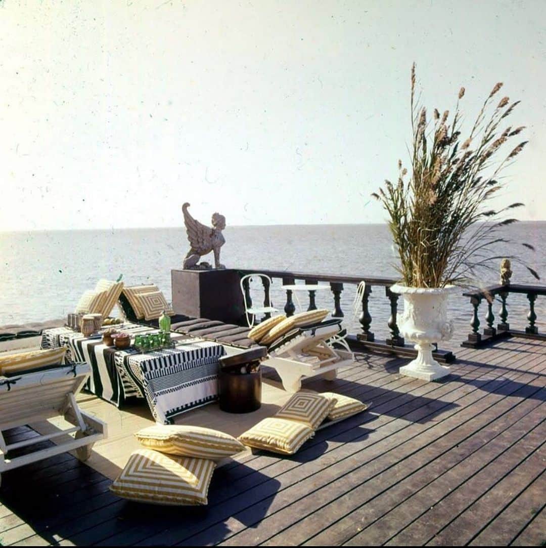 ロンハーマンのインスタグラム：「David Barrett's home, Fire Island, c. 1960s.」