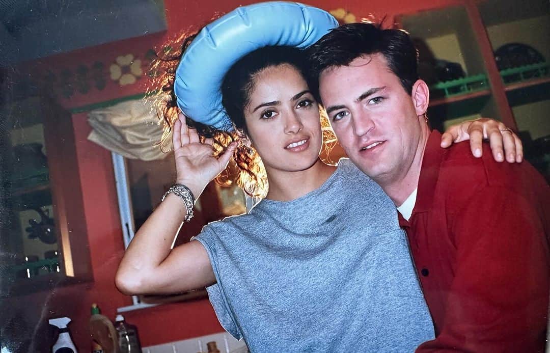サルマ・ハエックさんのインスタグラム写真 - (サルマ・ハエックInstagram)「Two days ago, I woke up to the shocking news that Matthew Perry is no longer with us. It’s taken me a couple of days to process this profound sadness. There is a special bond that happens when you share dreams with someone, and together you work towards them. I was very moved last year when Matthew shared on his Instagram stories how much he loved 'Fools Rush In,' and how he thought that that film we did together was probably his best movie. Throughout the years, he and I found ourselves reminiscing about that meaningful time in our lives with a deep sense of nostalgia and gratitude. My friend, you are gone much too soon, but I will continue to cherish your silliness, your perseverance, and your lovely heart. Farewell, sweet Matthew, we will never forget you.  📸: @jeffkravitz」10月31日 4時22分 - salmahayek