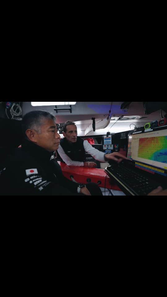 白石康次郎のインスタグラム：「【Transat Jacques Vabre】 🇯🇵昨日スタートの予定でしたが、これからビスケ湾に到達する爆弾低気圧の影響でスタートが延期されました。  🇬🇧 Yesterday was supposed to be the start of the @transatjacquesvabre. Due to the upcoming storm coming in the Biscay Bay, the start was postponed.   🇫🇷 Hier nous aurions dû partir pour la transat direction la Martinique. À cause de la dépression qui arrive dans le golfe de Gascogne, le départ a été différé.   @sailingteamdmgmori #dmgmorisailingteam #kojiroshiraishi #白石康次郎 #IMOCA #transatjacquesvabre」