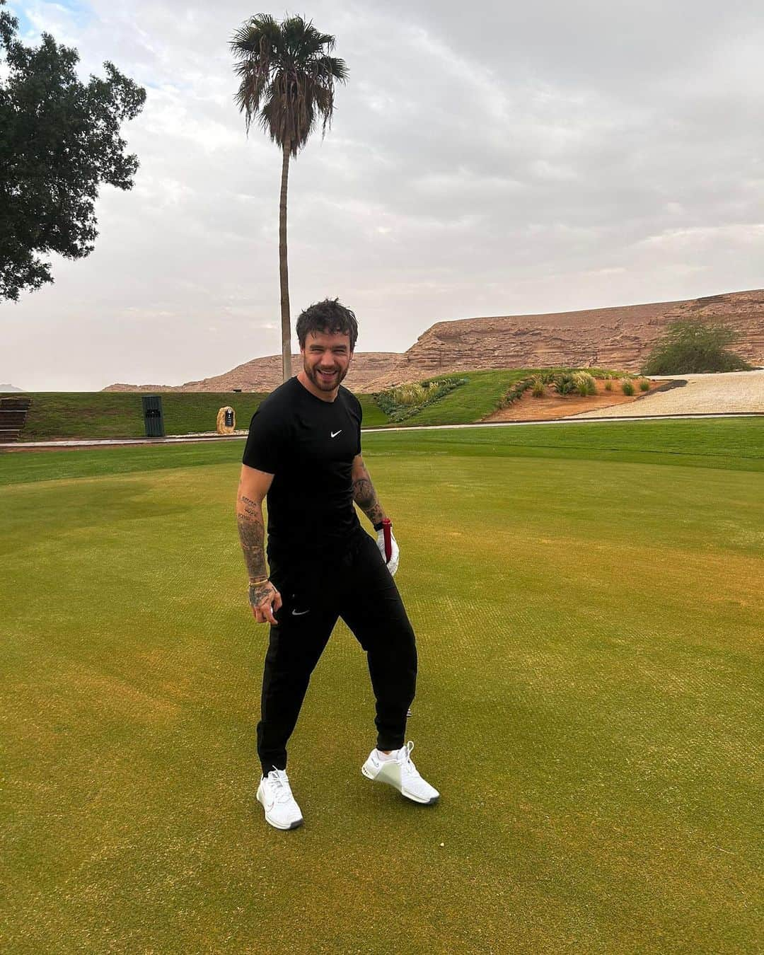 リアム・ペインさんのインスタグラム写真 - (リアム・ペインInstagram)「Thanks for having me Saudi. Its beautiful to see how the landscape is changing 🥊 🌴」10月31日 4時28分 - liampayne