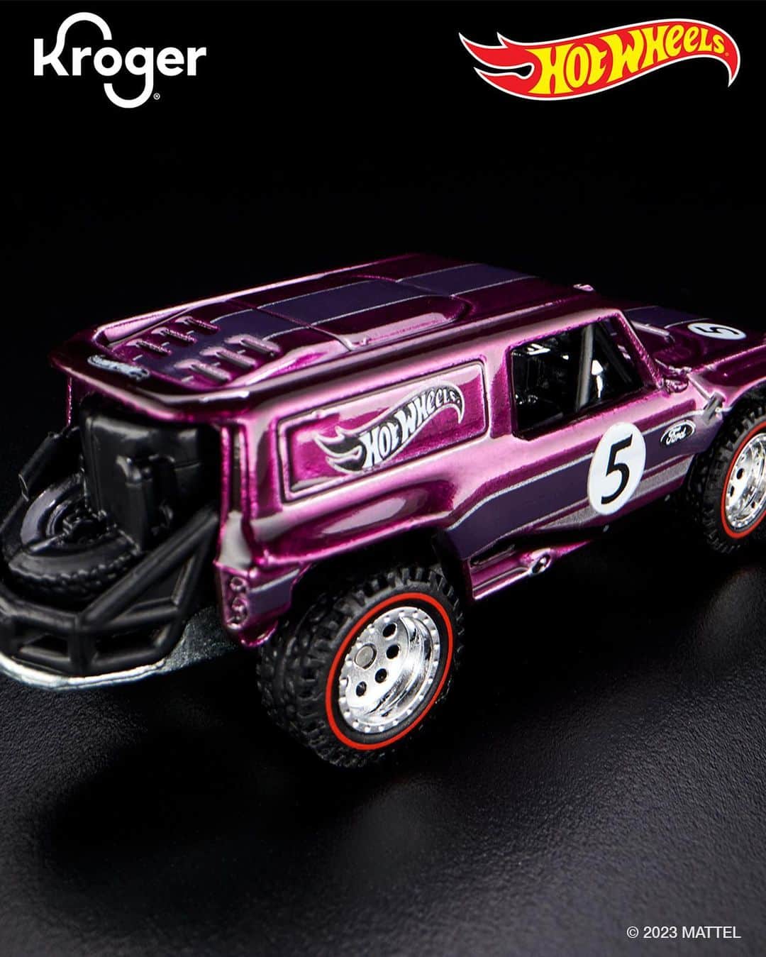 Hot Wheelsさんのインスタグラム写真 - (Hot WheelsInstagram)「We think it’s time for an off-road rugged adventure. 🏔 Get your hands on this Ford Bronco R when you buy $20 of die-casts at Kroger. #HotWheels」10月31日 5時01分 - hotwheelsofficial