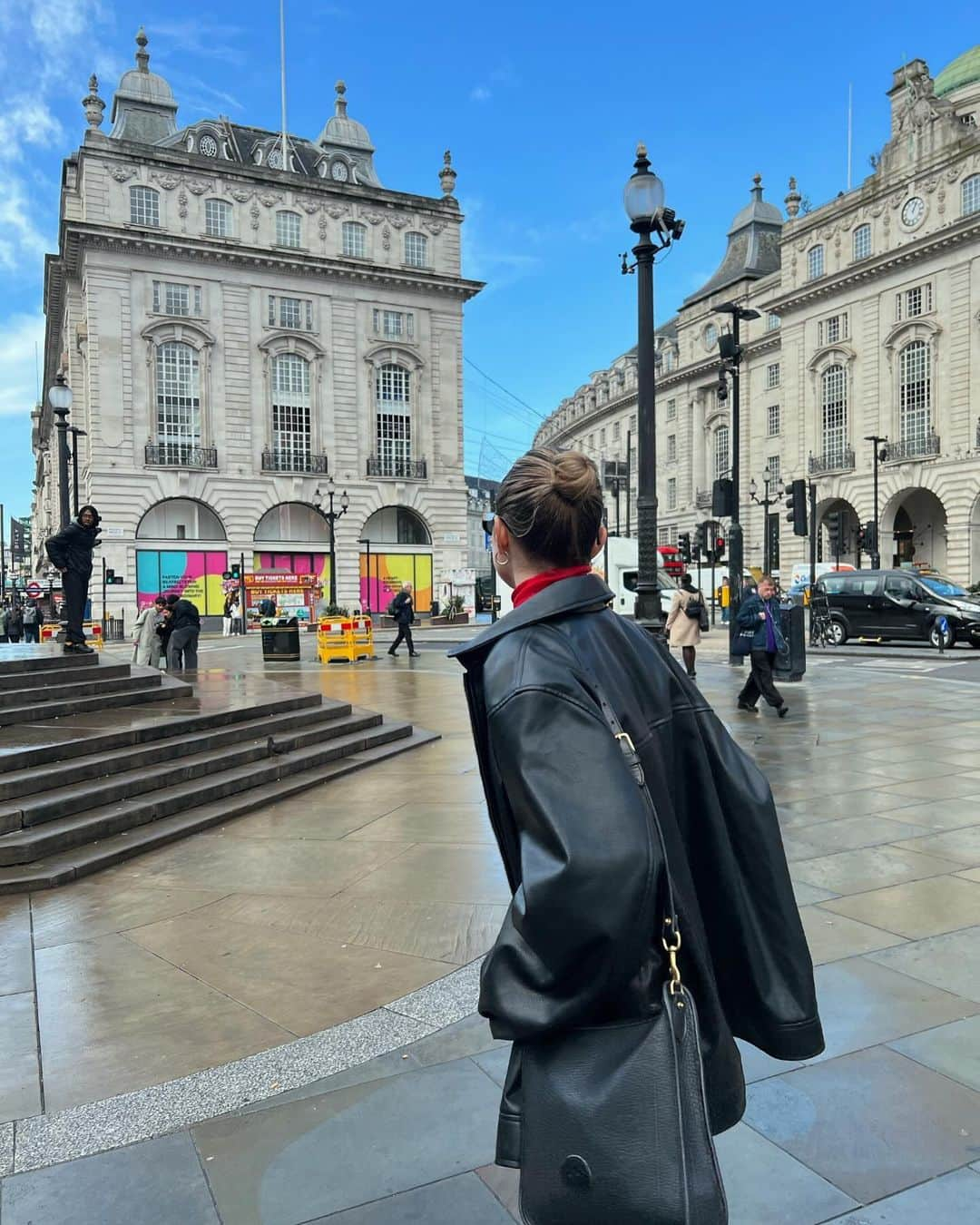 アシュリー・ケインさんのインスタグラム写真 - (アシュリー・ケインInstagram)「just touched down in london town 🇬🇧」10月31日 4時58分 - icegirlash