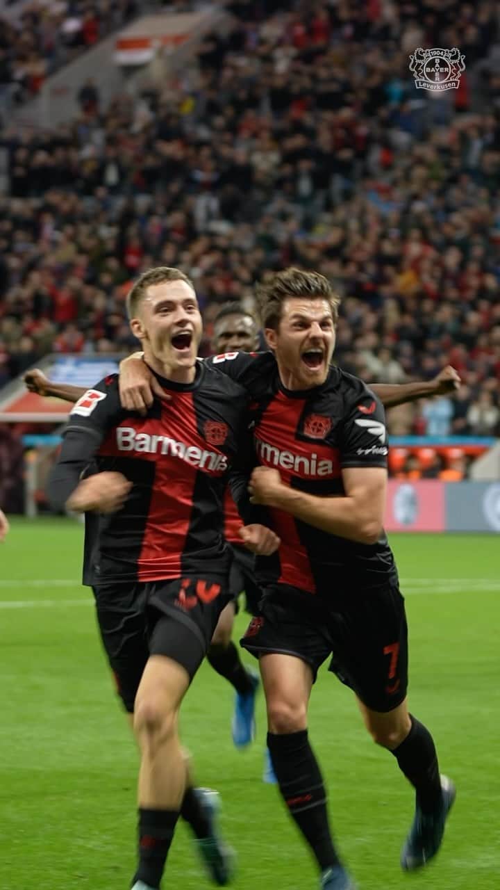 バイエル・レバークーゼンのインスタグラム：「„People will speak about this goal for a long time.“ - @xabialonso   🔙 #B04SCF #Werkself 🧙‍♂️」