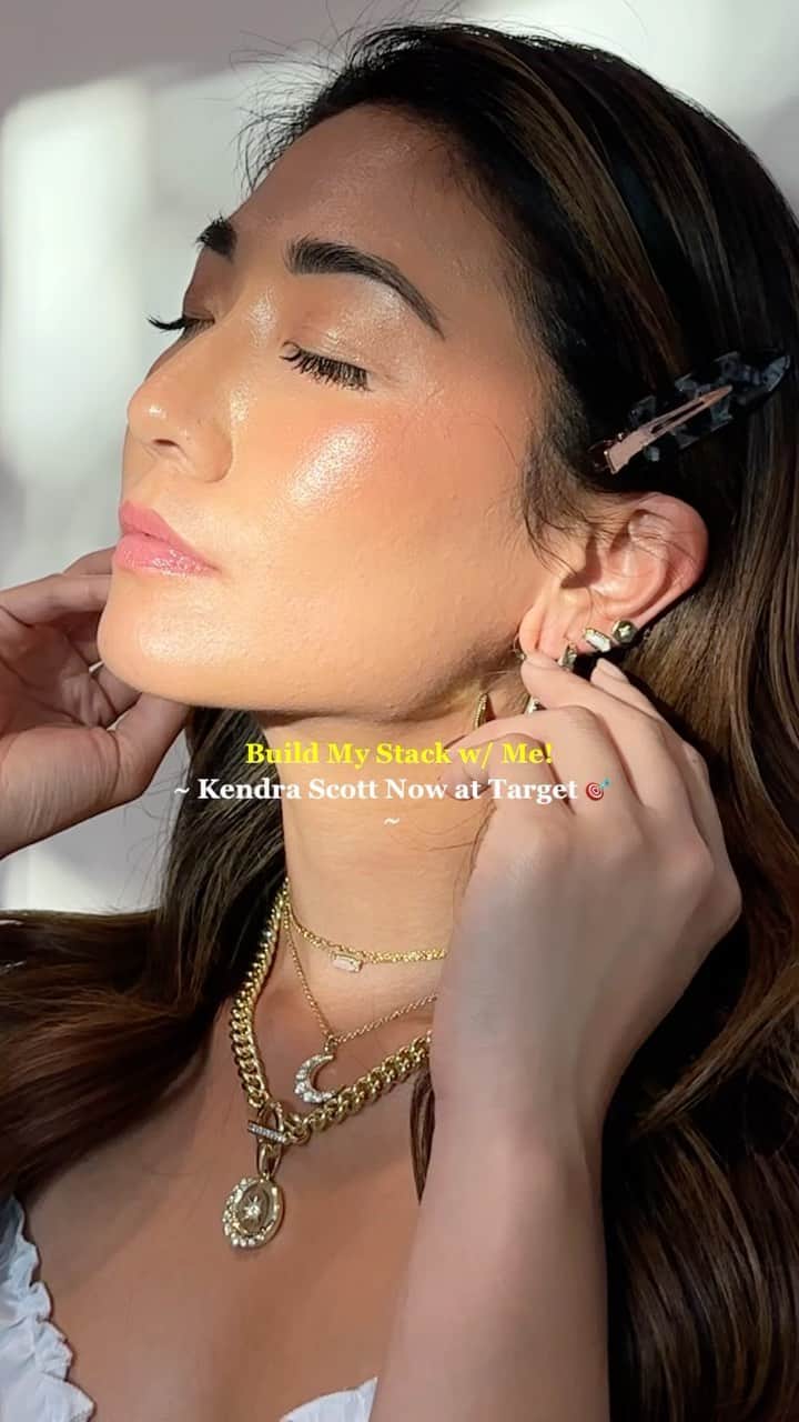 Target Styleのインスタグラム：「ICYMI @KendraScott is NOW at Target! 💛 ✨ Link in bio to shop @iamsooyounlee gorgeous stack.」