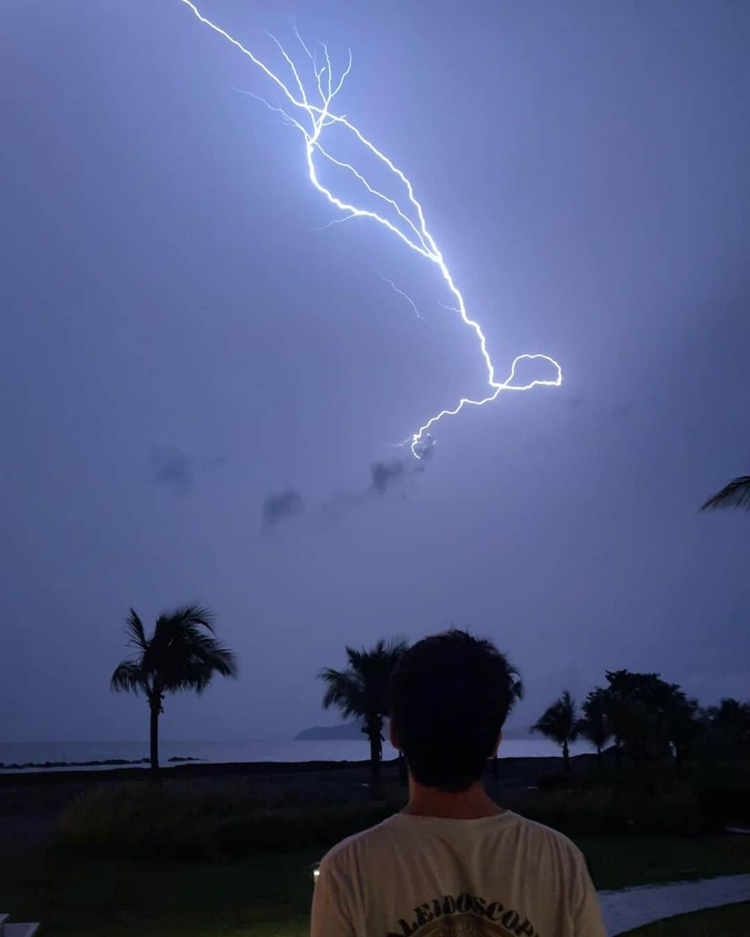 エイサ・バターフィールドさんのインスタグラム写真 - (エイサ・バターフィールドInstagram)「Shortest week of my life.  @fsnevis  #FSnevis」10月31日 5時24分 - asabopp