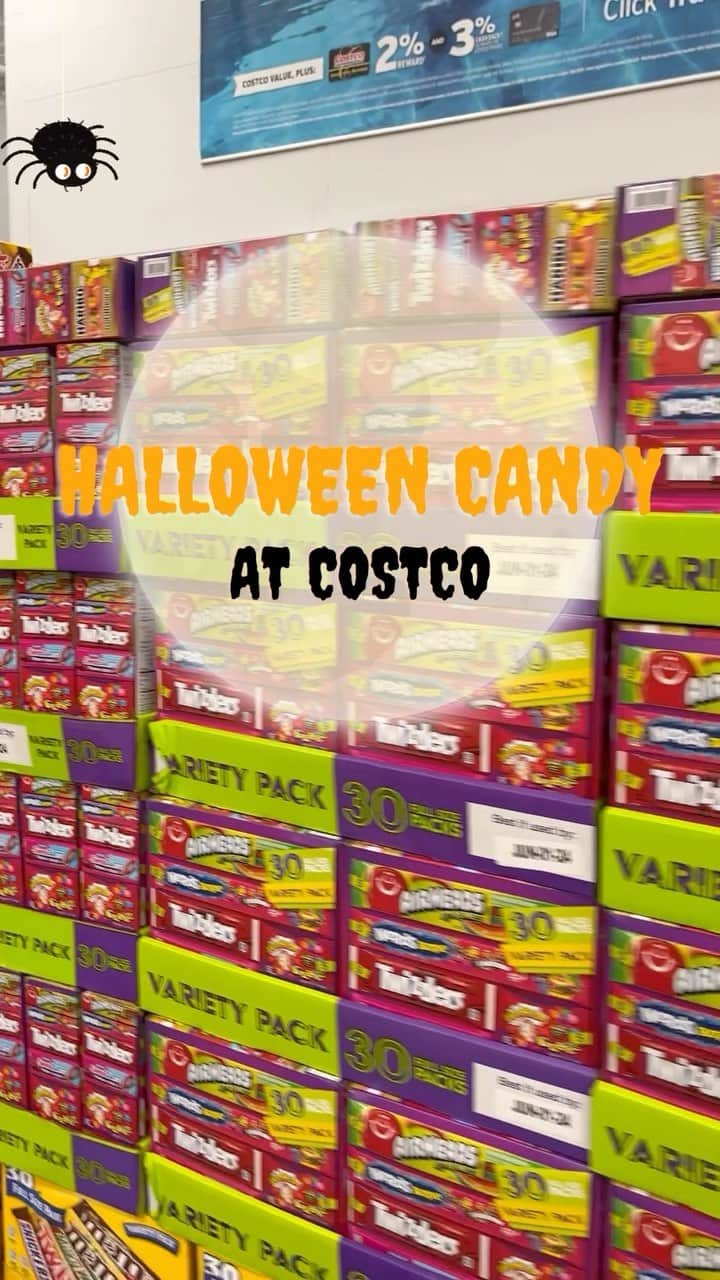 Costcoのインスタグラム：「Thrill your trick-or-treaters with these #CostcoFinds. 🎃🍫」