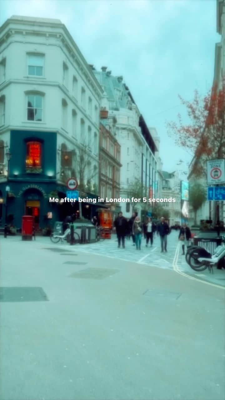 二宮愛のインスタグラム：「街を歩いているだけで、目が幸せなんだもん🥹 建物の美しさ、その美しさの中に保たれている歴史、街の作り。 ロンドンっていうか、イギリスって、素敵だなぁ🇬🇧❤️ ________________ #ロンドン #イギリス #ロンドン生活 #イギリス生活 #ロンドン旅行　#イギリス旅行」