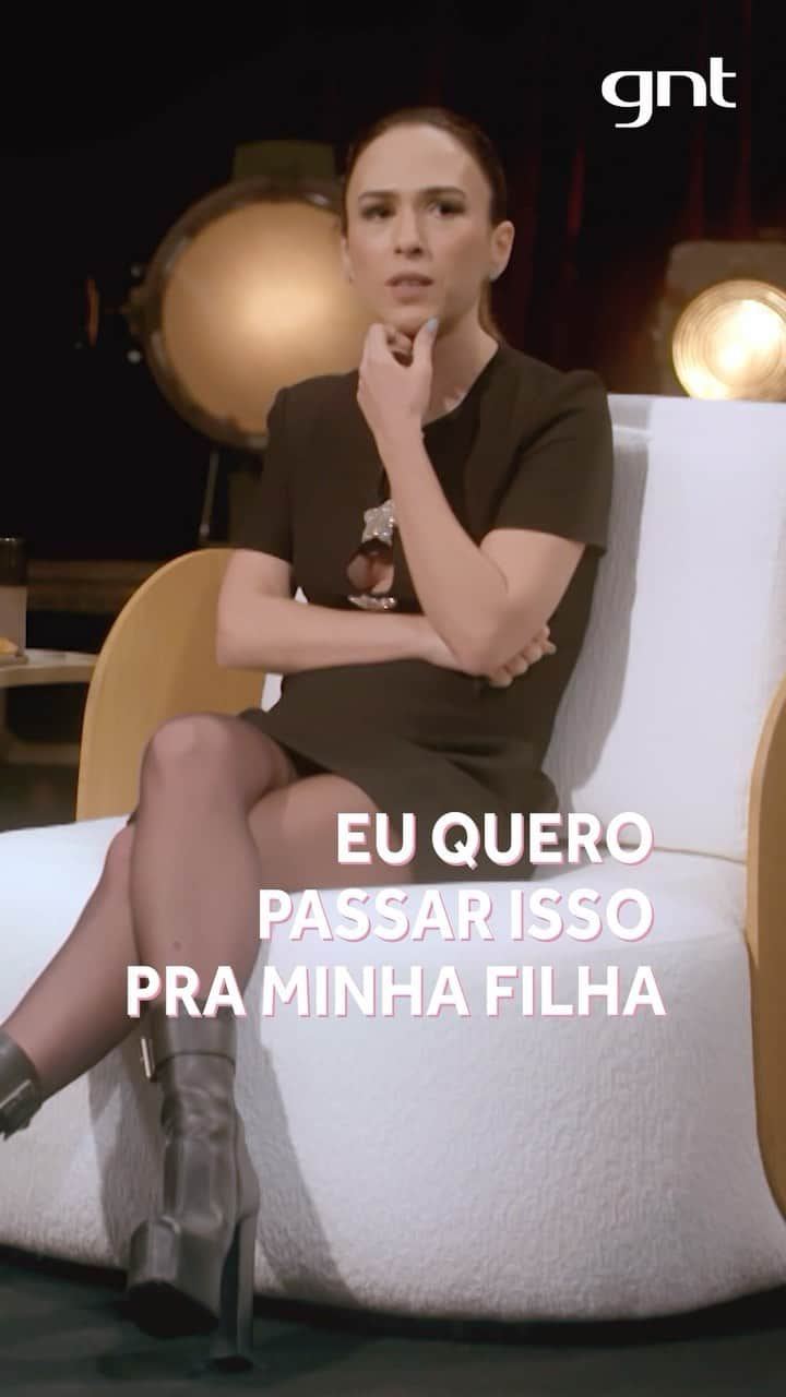 ファチマ・ベルナルデスのインスタグラム：「O ensinamento que a @tatawerneck deseja passar pra filha: “Ser uma mulher de fé” 💙 E por aí? O que seria mais importante pra você? #AssimComoAGenteNoGNT toda sexta, às 21h30.」