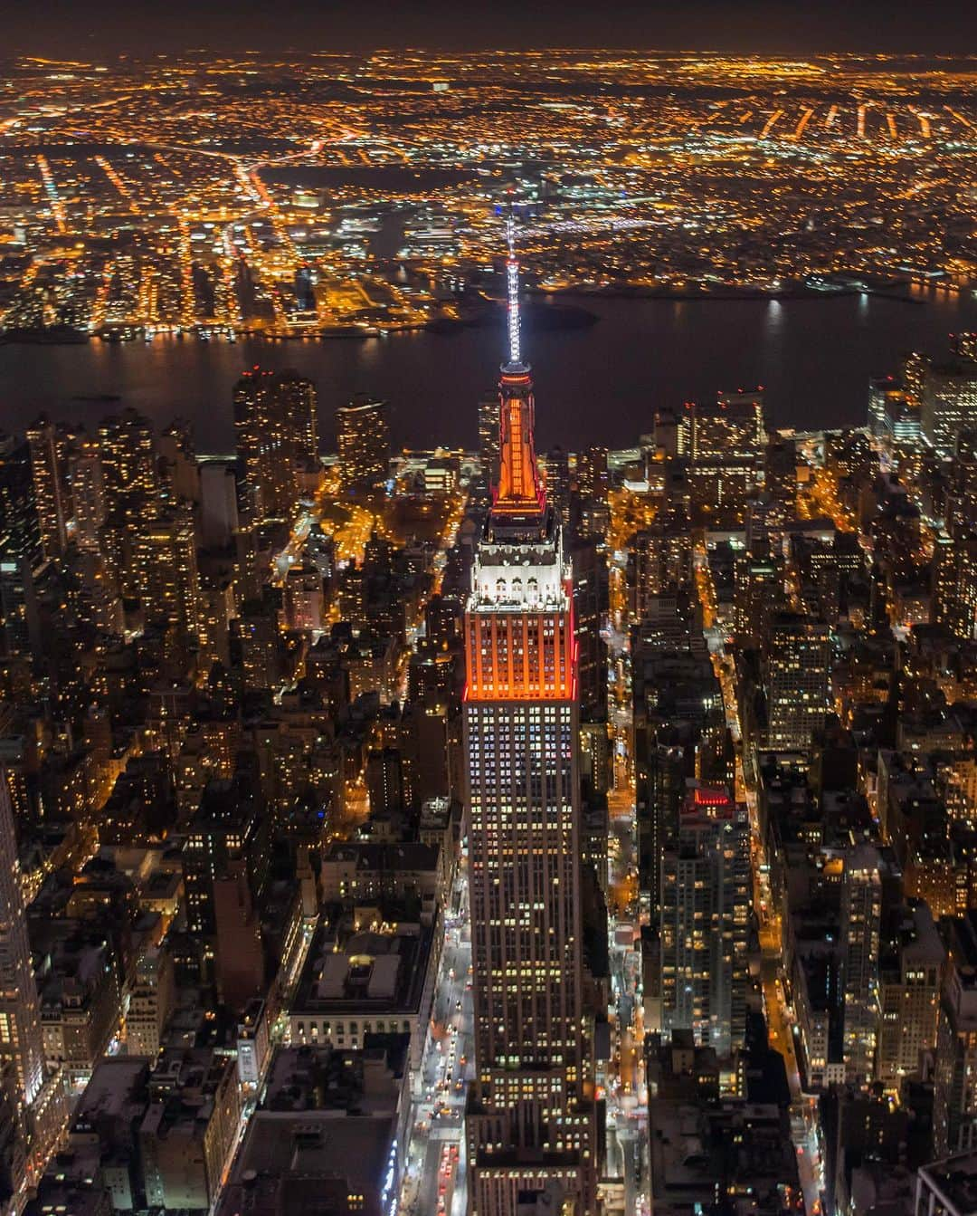 nyonairさんのインスタグラム写真 - (nyonairInstagram)「Happy Halloween NYC! 🎃   #flynyon #nyc #halloween #newyork #empirestatebuilding」10月31日 22時00分 - nyonair