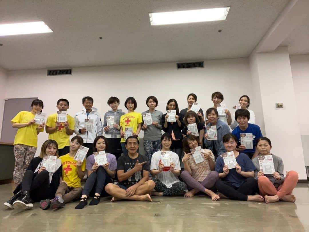 Ken Harakumaのインスタグラム：「ケンハラクマのヨガイベント鹿児島県 @dai_shantilotus  ご参加いただいた皆さん、ありがとうございました❣️ @erico828  @international_yoga_center  #鹿児島  #アシュタンガヨガ  #瞑想 #マイソール  #マインドフルネス  #プラナヤマ  #ケンハラクマ」