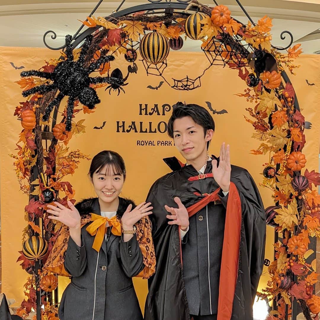 ロイヤルパークホテルのインスタグラム：「⁡ ＼Happy Halloween🎃／ 皆様素敵なハロウィンをお過ごしください♪ ⁡ ---------------------------------------------- ＜本日まで！＞ インスタグラム ハロウィン キャンペーン開催中！ 📷応募方法 ①ホテルインスタグラム公式アカウントをフォロー ②1F メインロビー「ハロウィンフォトスポット」またはレストラン「ハロウィンフェアメニュー」を撮影。 ③投稿文章に「@royalparkhotel.tokyo」「#365日願いが叶うホテル」をつけて投稿 ---------------------------------------------- ⁡ ⁡ #ロイヤルパークホテル #ロイヤルパークホテル水天宮 #royalparkhotel」