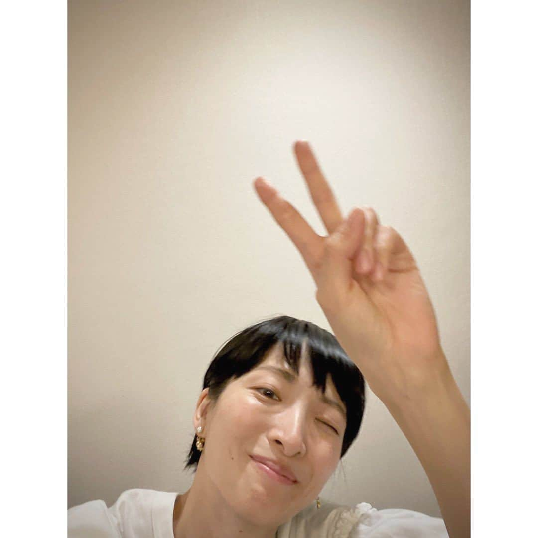 野々すみ花さんのインスタグラム写真 - (野々すみ花Instagram)「先週の金曜夜。 深夜までハイテンションで起きていることなんて もう何年振り！？という珍しいことで おかしなテンションになってますが とにかく、楽しい時間でした！！！  能楽師 武田宗典さんの夜のインスタライブにお邪魔させていただきました。事前の打ち合わせの時には「20〜30分くらいが丁度良いですかね？できるだけサクッと切り上げて失礼しますね」なんて言っていたのですが、お話がはじまったらあっという間に時間が過ぎて、楽しくて、45分くらい居座ってしまいました🥹  ●武田宗典さんと私、実は初めての出逢いは18年前(！) ●野々が特別ゲストとして出演させていただくことになった経緯 ●「すみ花さんは、こちら側の人」というまさかのコメント などなどディープなお話も広がりつつ  ●今回のイベント『能楽体感』の何が凄いか！ ●どんなスペシャルな内容か など、詳しいお話も広がっています。  @munenori.noh  アーカイブも残してくださっていますので、 ご興味ありましたらぜひご覧ください♪  最後に私から、 これだけは今聞いてみたい！という質問をしました。 Q、宝塚歌劇をよくご覧になる方々が、初めてお能に触れる機会になるかもしれません。ドキドキして観に来られると思いますが、「宝塚とお能、こんな共通点があるから安心してね！」と言えることはありますか？  これに対するお答えの、まぁ鮮やかで奥深いこと✨✨ 口がポカーンとあいてしまって、咄嗟に言葉が出て来ませんでした。  何の打ち合わせもなしに、どんな問いを投げかけても、鮮やかな話術で驚きと楽しさ与えてくださる武田宗典さんの高度なエンタメに、きっと皆さん魅了されること間違いなしです😊  平日の夜7時。場所は銀座。 という、人によってはなかなか難しい時間設定かもしれませんが やりくりしてご都合つけてくださった皆様、本当にありがとうございます。 一夜限りの公演です。この機会にお能の世界に飛び込んでみよう🔥と思ってくださいましたら、ぜひぜひお待ちしております。  ーーーーーーーーーーーーーーーーーーーーーーー 2023年11月9日(木)　18:30開場／19:00開演 『能楽体感 銀座スタイル』  出演 ナビゲーター：武田宗典／特別ゲスト：野々すみ花  ◇トーク：山階 彌右衛門×野々すみ花×武田宗典  ◇体感： 囃子・謡を体験 (熊本 俊太郎　田邊 恭資　亀井 洋佑　林 雄一郎) 能と狂言 舞・所作くらべ（能：武田 宗典　狂言：山本 則重） 能と狂言の所作で演じるミニ現代劇  ◇鑑賞： 能「田村　替装束」(半能) 　　　シテ　　観世 三郎太 　　　ワキ　　村瀬 慧 　　　笛　　　熊本 俊太郎 　　　小鼓　　田邊 恭資 　　　大鼓　　亀井 洋佑 　　　後見　　山階 彌右衛門　坂口 貴信 　　　地謡　　清水 義也　坂井 音雅　武田 文志　木月 宣行 　　　　　　　坂井 音晴　武田 宗典　武田 祥照　関根 祥丸  チケット料金・入場料 一般席4,000円 U25席 2,000円 大人子供ぺア席(※) 5,000円より◆ （全席指定・税込） ーーーーーーーーーーーーーーーーーーーーーー  チケットご購入は @osumi_sumi のプロフィール欄からもアクセスできます。」10月31日 11時38分 - osumi_sumi