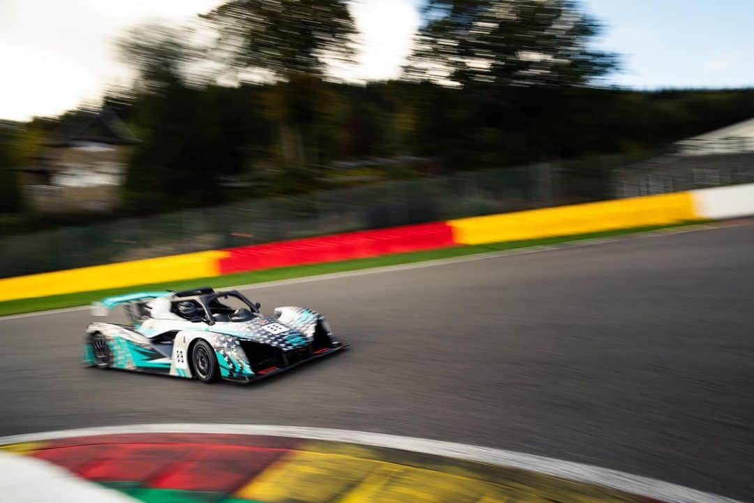 エルビス・ストイコさんのインスタグラム写真 - (エルビス・ストイコInstagram)「Thank you @daniel_buergin for these incredible images ‌ @circuit_spa_francorchamps  @rilli_racing  @sportsprototypecup  @gladys_orozco   #carracing #sportsprototypecup #spafrancorchampscircuit」10月31日 6時34分 - elvistojko