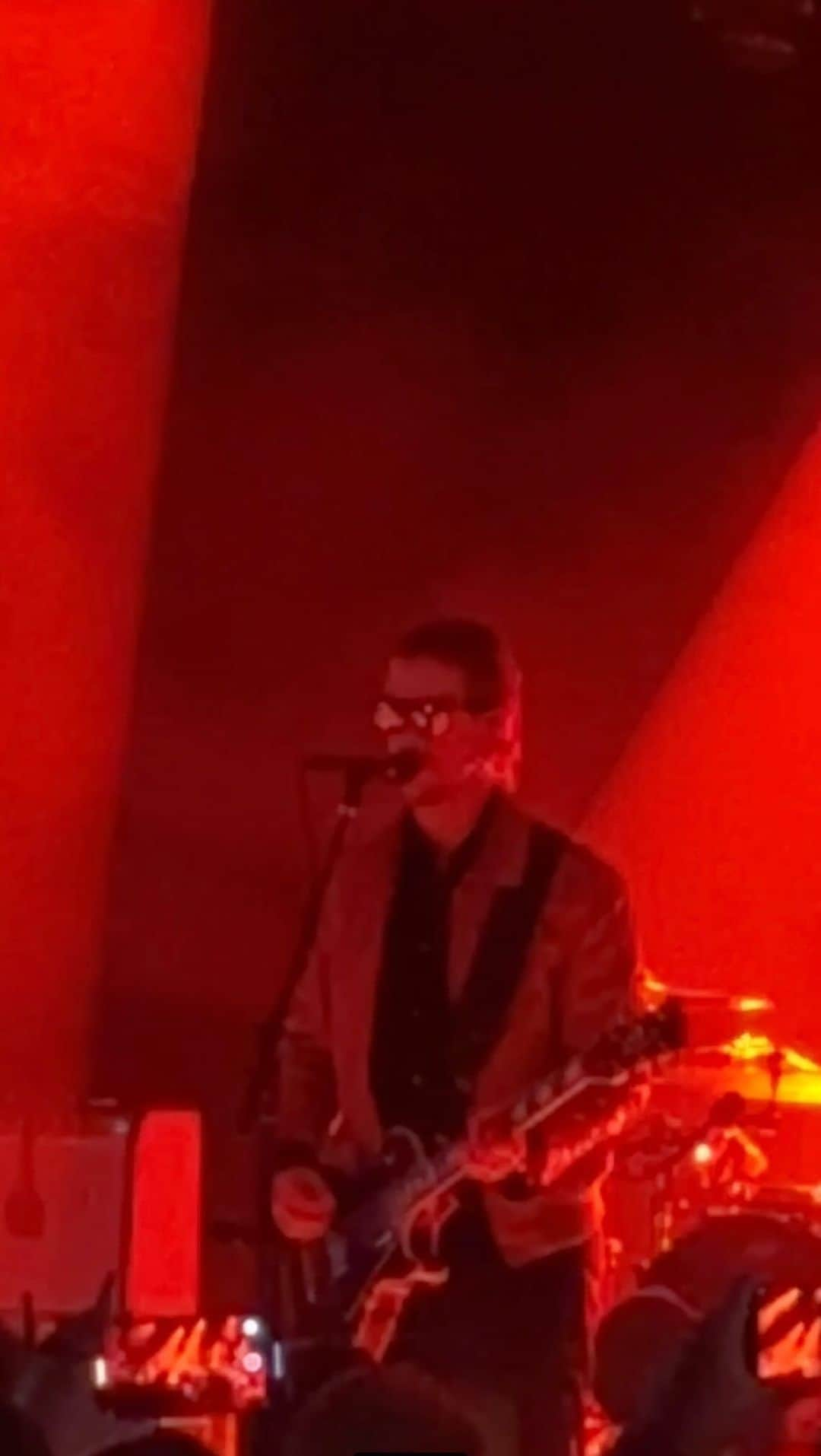 クリステン・リッターのインスタグラム：「Sick Interpol show. One of my all time favorite bands to see 00’s NYC. Fun to see them at The Greek - just as cool as ever.」