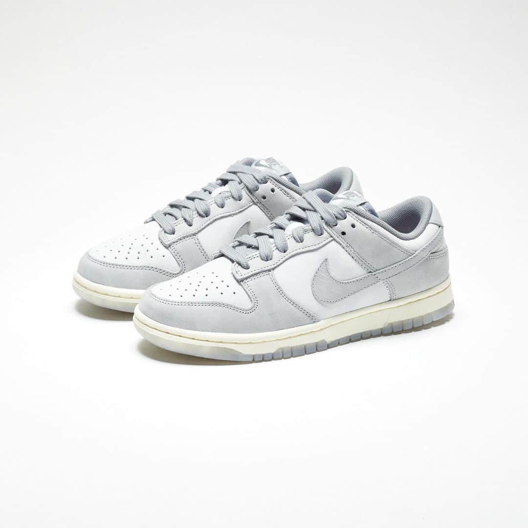 UNDFTDのインスタグラム：「Nike Women’s Dunk Low ‘Cool Grey’ // Available Tuesday, 10/31 at 7am PST at Undefeated.com  @nike」