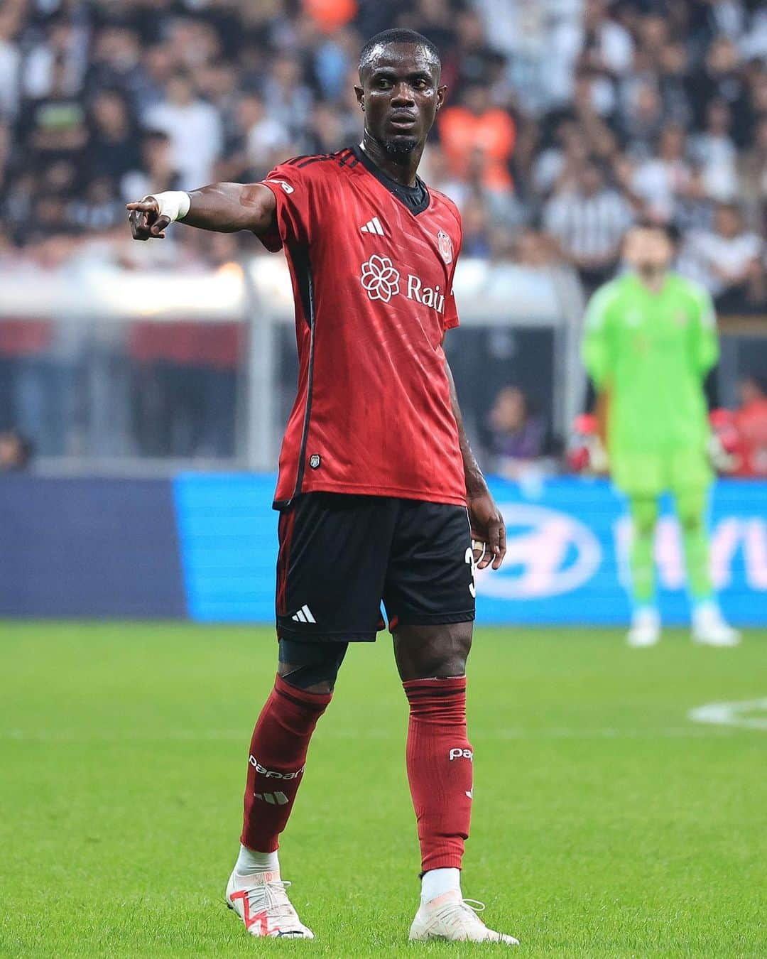 エリック・バイリーのインスタグラム：「Three points to keep advancing towards our objective. 🦅  Congratulations, Turkey, for these 100 years. I’m proud to live in this wonderful country.」