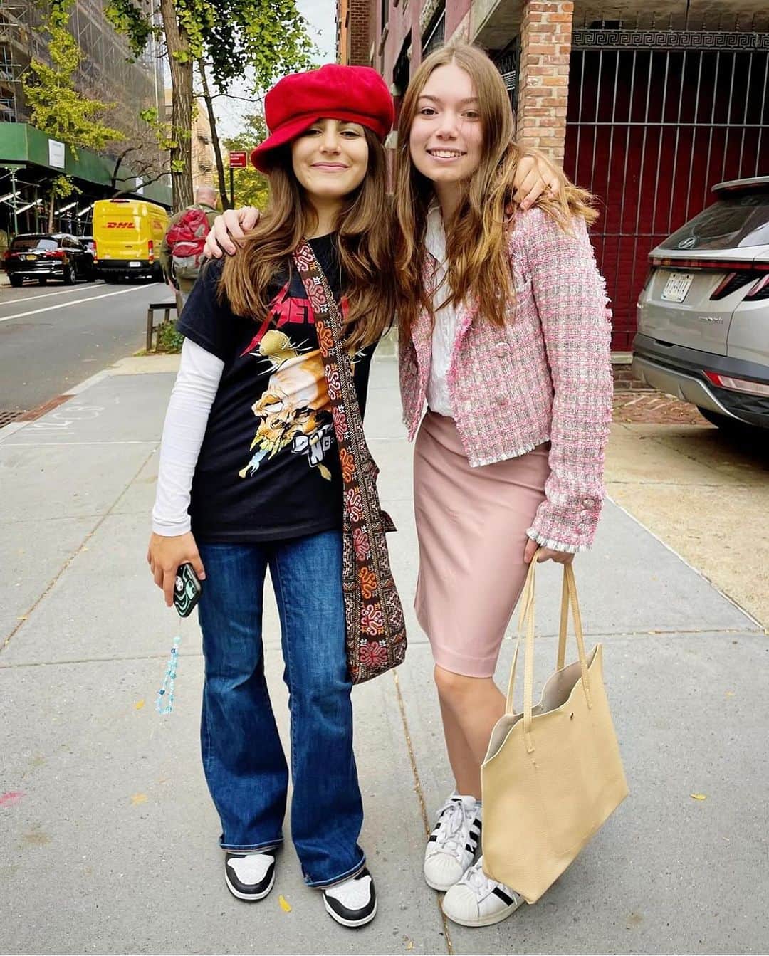 Ilana Wilesのインスタグラム：「Mazzy and her friend Lilly had a best costume last year. #marykateandashley」